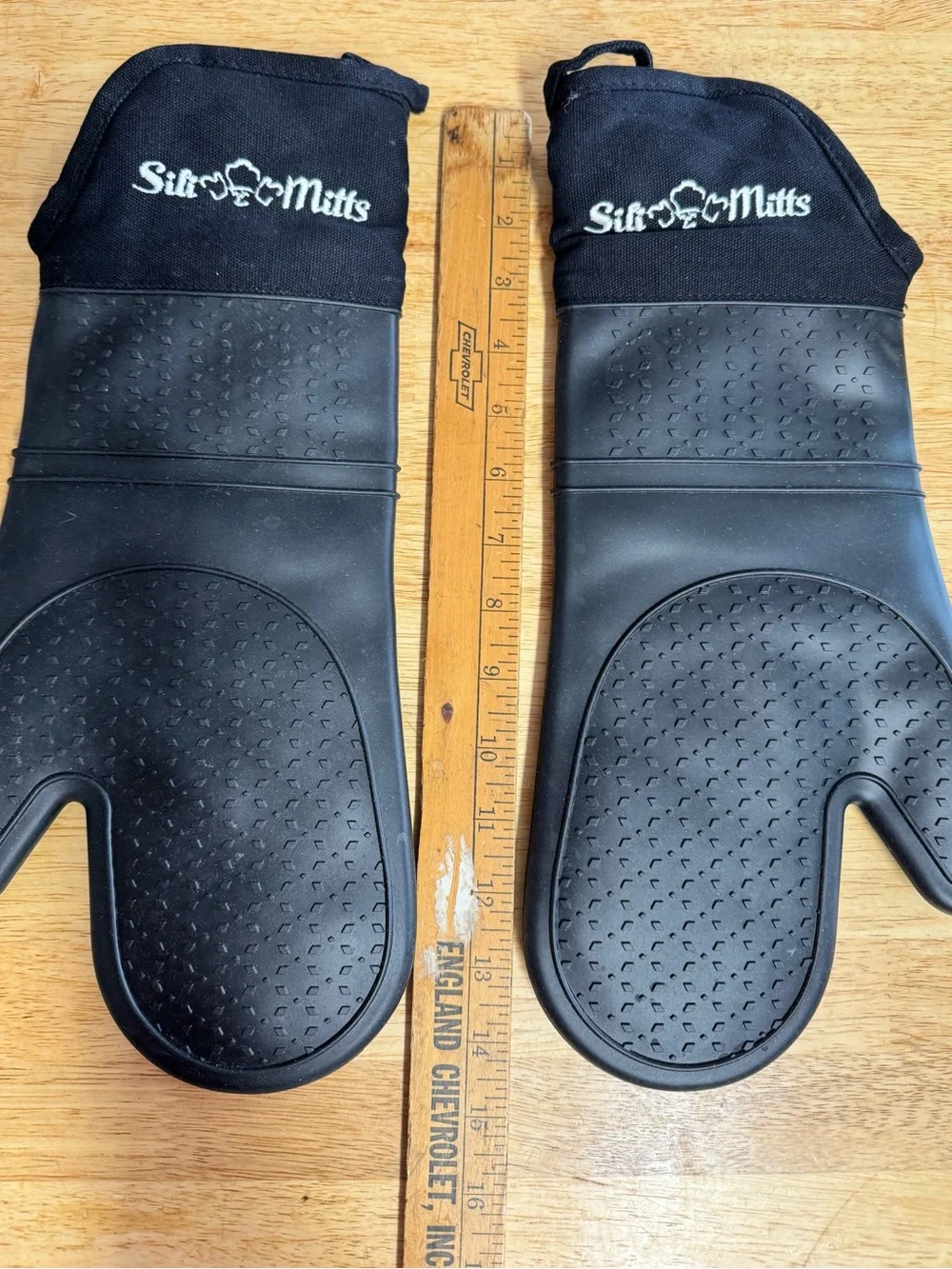 Sili-Mitts Silicone Heat-Resistant Oven Mitts Black 1 pair, left and right
